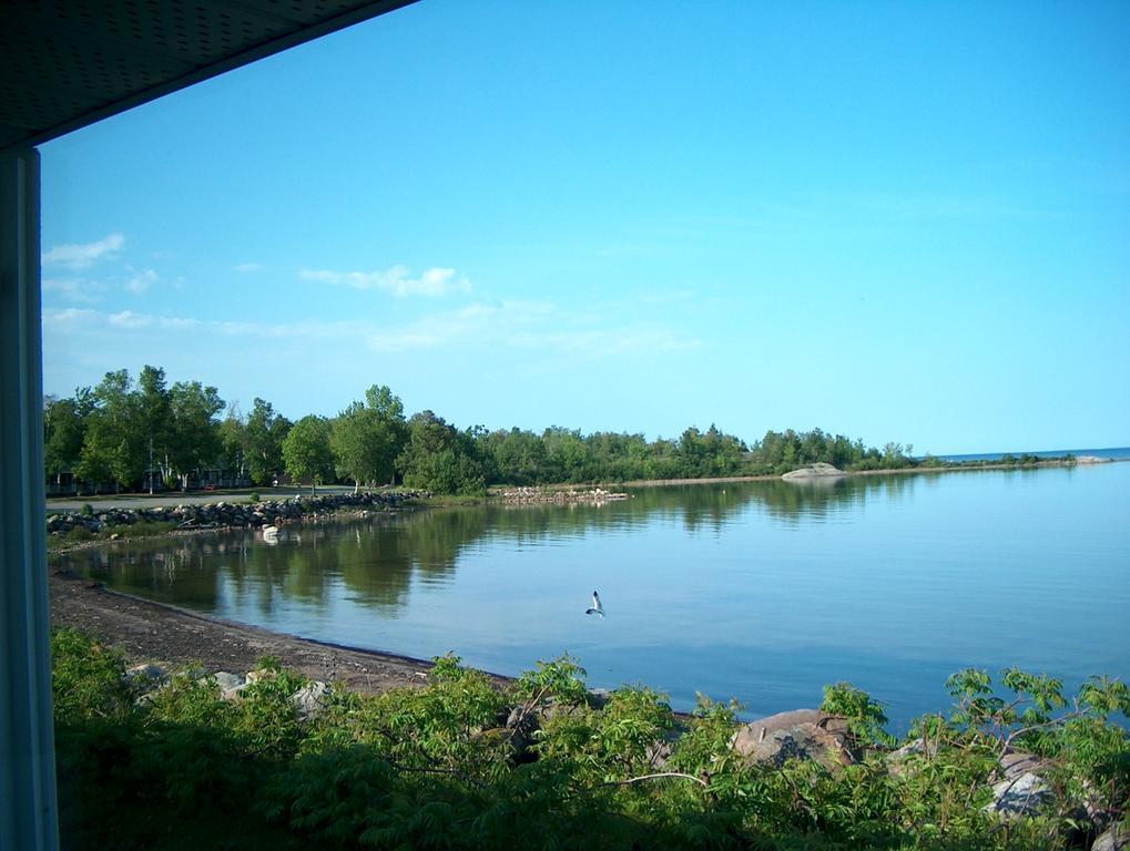 Carolyn Beach Inn Thessalon Zewnętrze zdjęcie